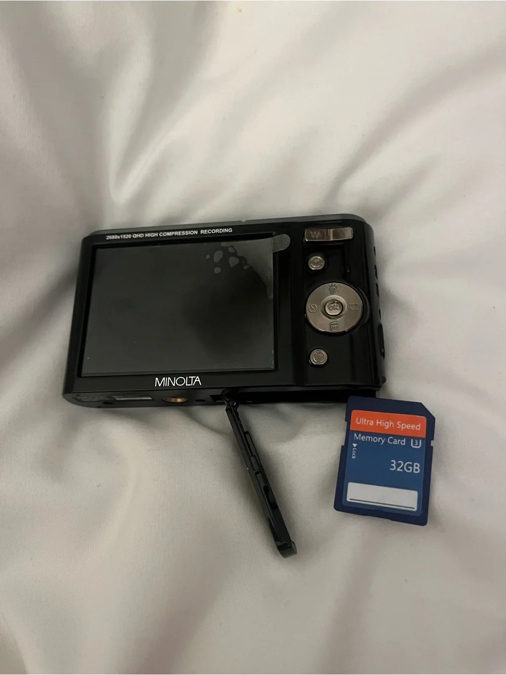 Minolta MND20 Compact Digital Camera - Black